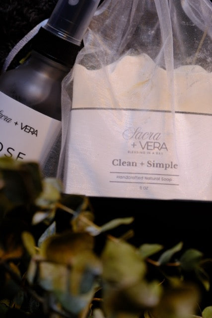 Essence of Simplicity Gift Box